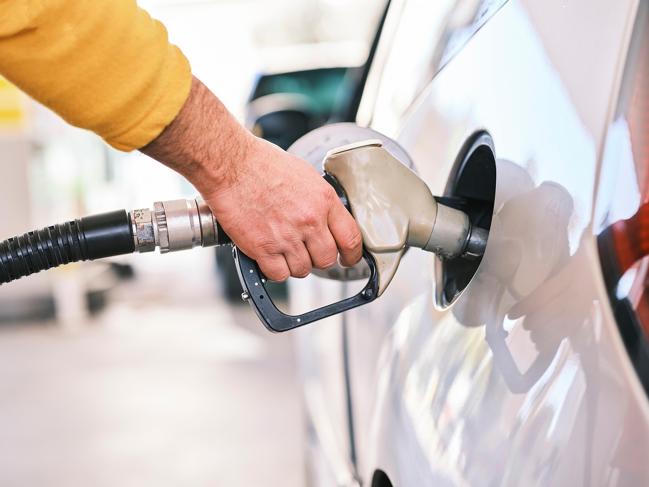 fuel-6999638_1280.jpg