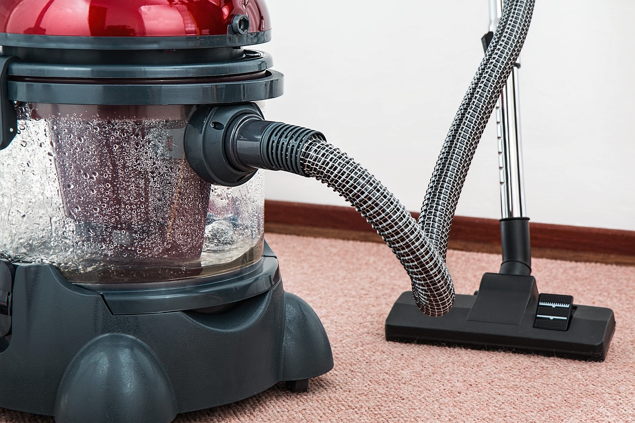 vacuum-cleaner-657719_1280.jpg