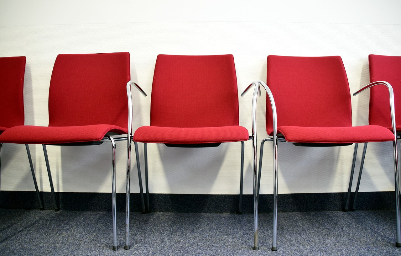 chairs-2093368_1280.jpg